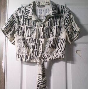 Lulumari Black and White Graphic Kids Button Down Shirt  Usada  Ningun Detalle